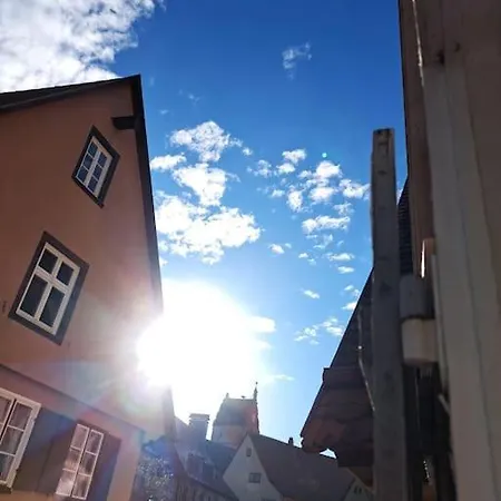 Dinkelsbuehler Altstadthaeuschen *
